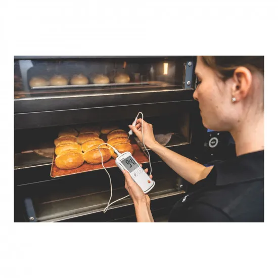 Testo 108-2 Su Geçirmez Gıda Termometresi – Kilitlenebilir T Tipi Termokupl Prob, −50…+300 °C, IP67, Koruma Kılıflı (0563 1082)