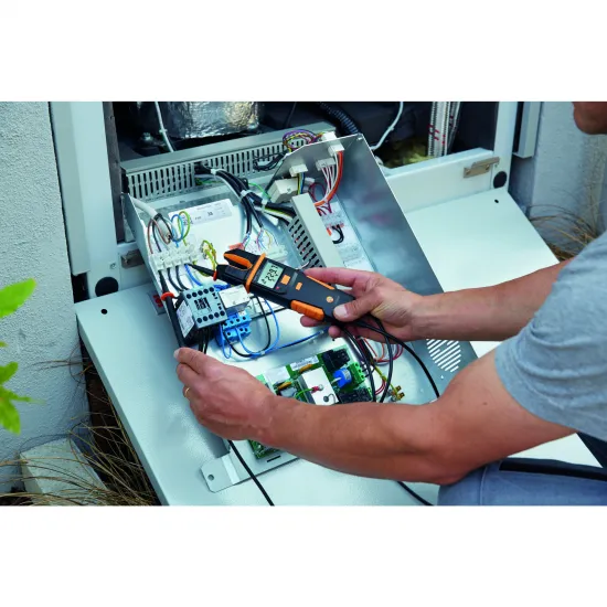Testo 755-2 Akım/Voltaj Test Cihazı – 1000 V AC/DC, 200 A AC, Döner Alan ve Tek Kutuplu Faz Testi, Fenerli (0590 7552)