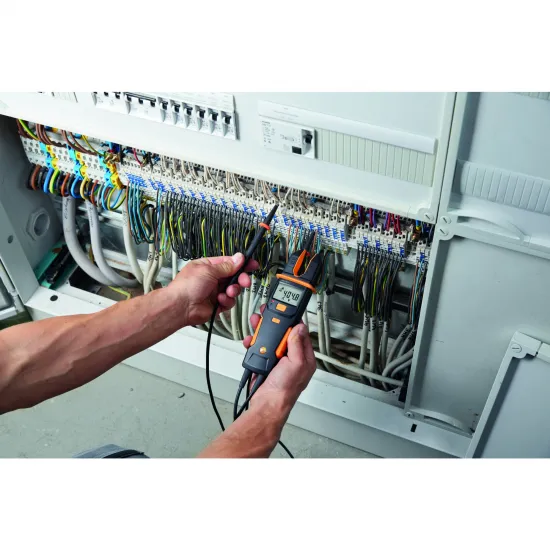 Testo 755-2 Akım/Voltaj Test Cihazı – 1000 V AC/DC, 200 A AC, Döner Alan ve Tek Kutuplu Faz Testi, Fenerli (0590 7552)