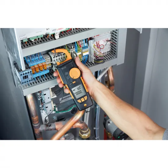 Testo 770-1 TRMS Pens Ampermetre – 400 A AC/DC, 600 V, Başlatma Akımı, Geri Çekilebilir Kıskaç Kolu, CAT IV (0590 7701)